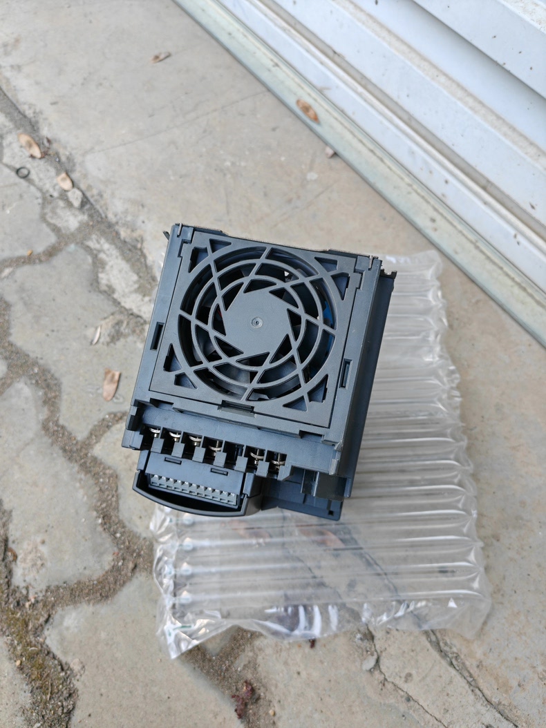 Siemens 6SE6440-2AD22-2BA1 MICROMASTER 440 6
