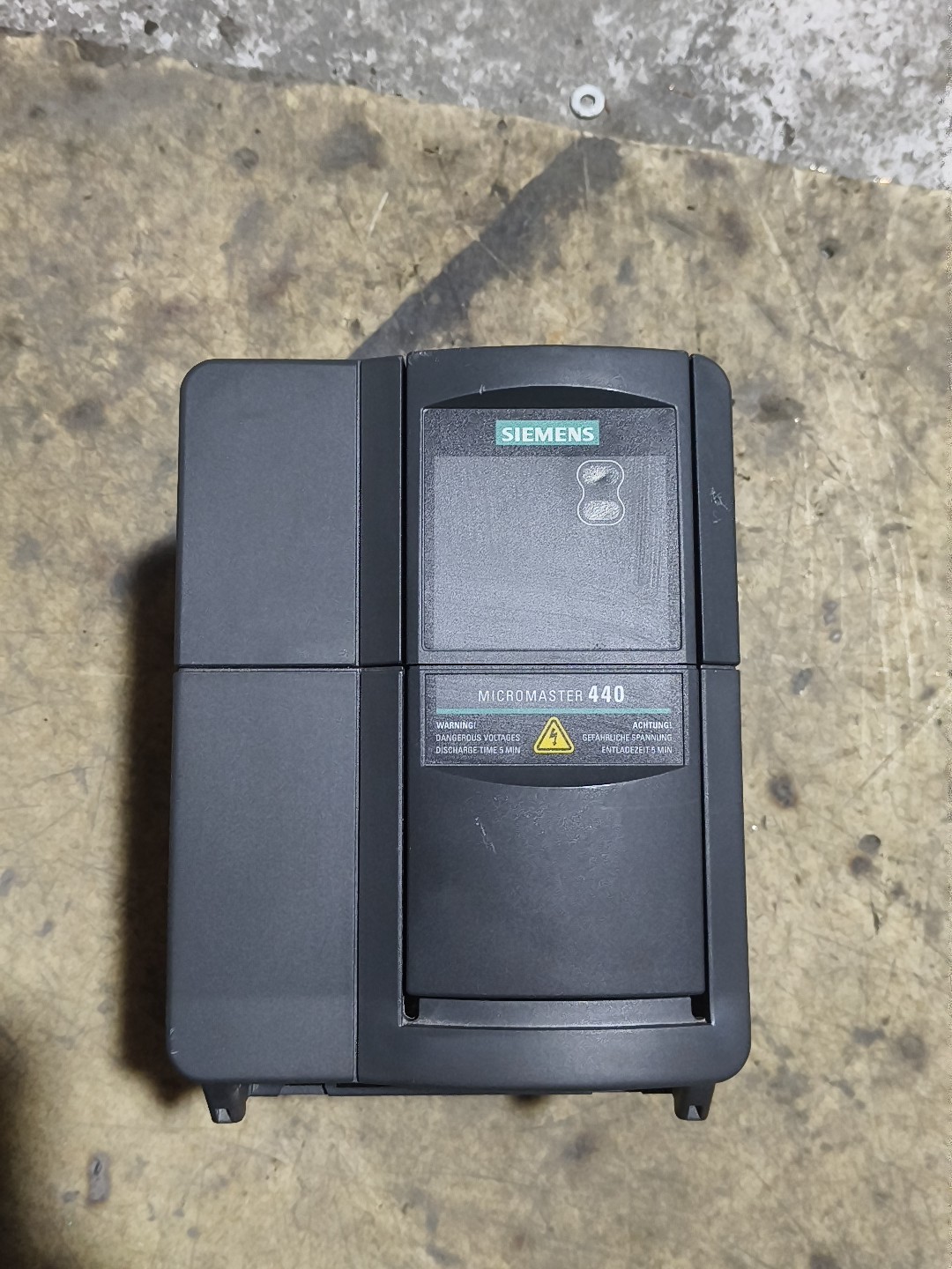 Siemens 6SE6440-2AD23-0BA1 MICROMASTER 440