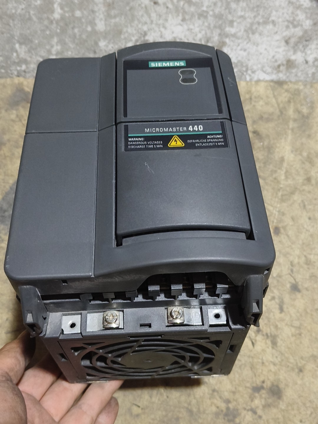 Siemens 6SE6440-2AD23-0BA1 MICROMASTER 440 6