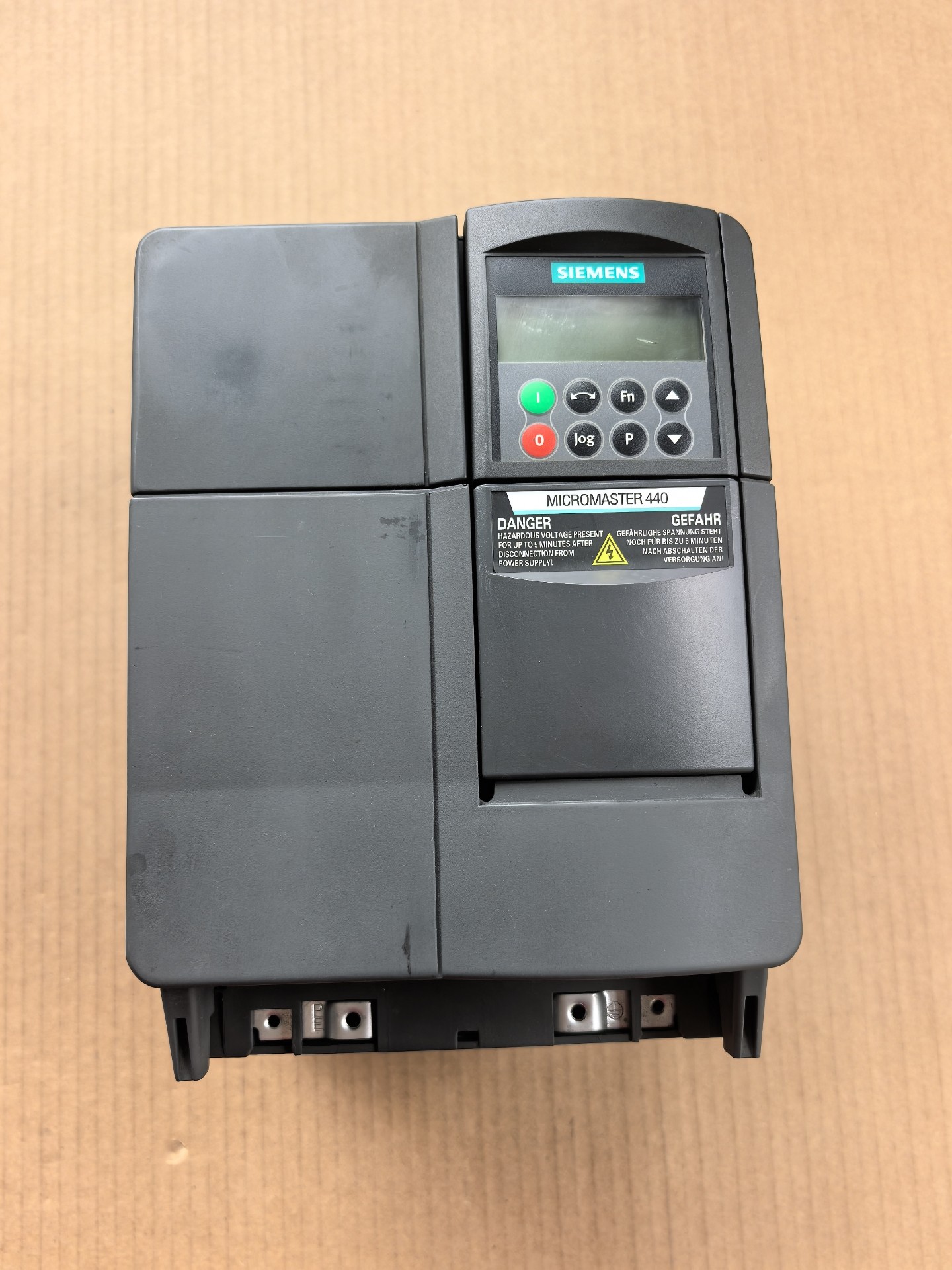 Siemens 6SE6440-2AD25-5CA1 MICROMASTER 440