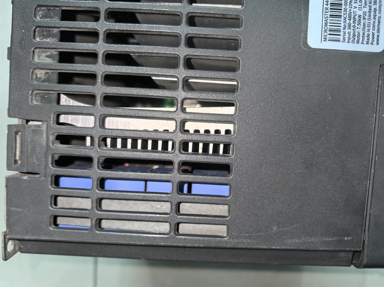 Siemens 6SE6440-2AD27-5CA1 MICROMASTER 440 2