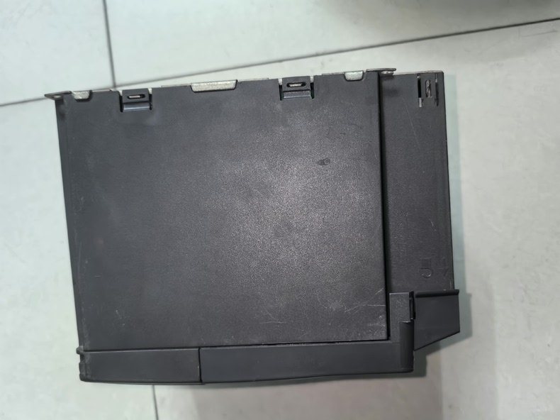 Siemens 6SE6440-2AD27-5CA1 MICROMASTER 440 3