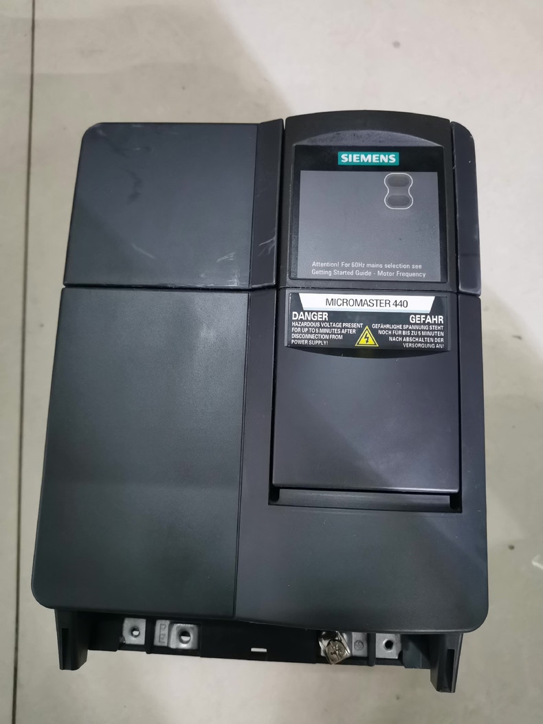 Siemens 6SE6440-2AD31-1CA1 MICROMASTER 440