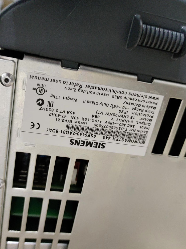 Siemens 6SE6440-2AD31-8DA1 MICROMASTER 440 2