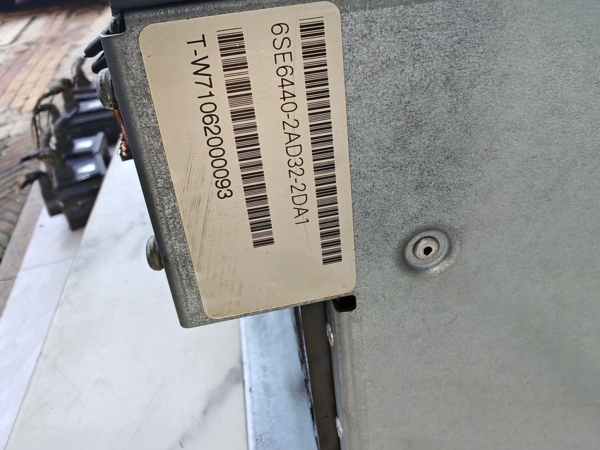 Siemens 6SE6440-2AD33-0EA1 MICROMASTER 440 4