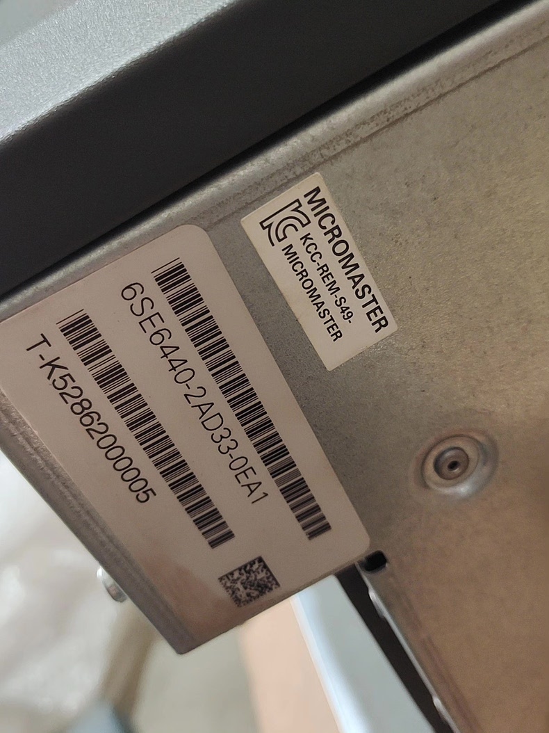 Siemens 6SE6440-2AD33-7EA1 MICROMASTER 440 3