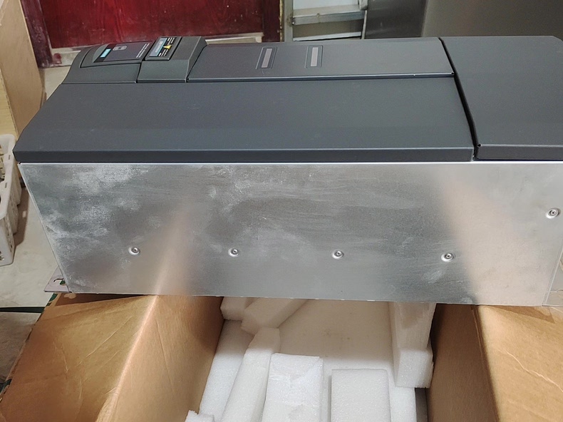 Siemens 6SE6440-2AD33-7EA1 MICROMASTER 440 6