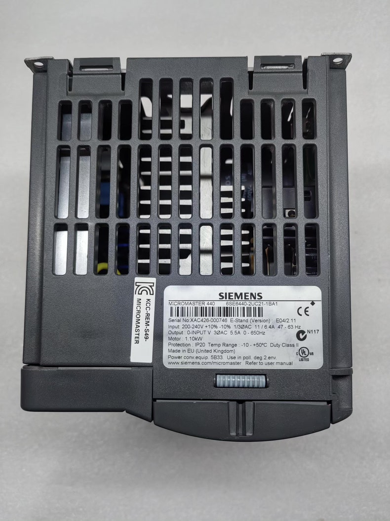 Siemens 6SE6440-2UC21-1BA1 MICROMASTER 440 3