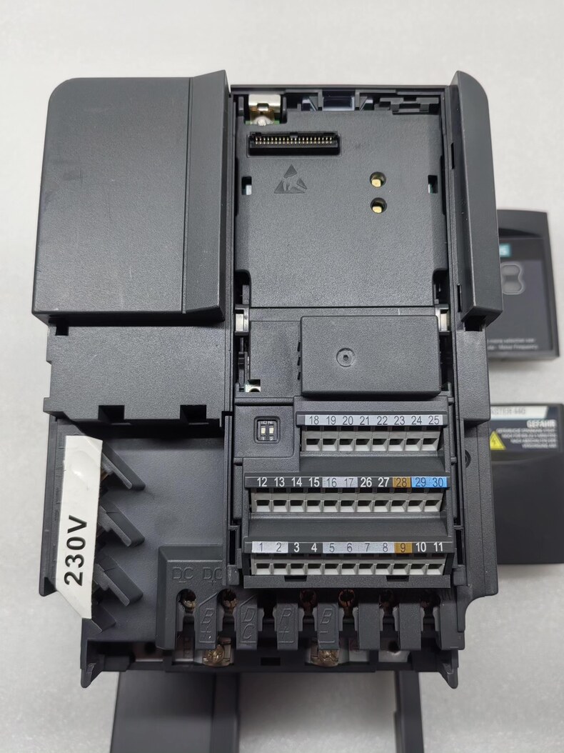 Siemens 6SE6440-2UC21-5BA1 MICROMASTER 440 2