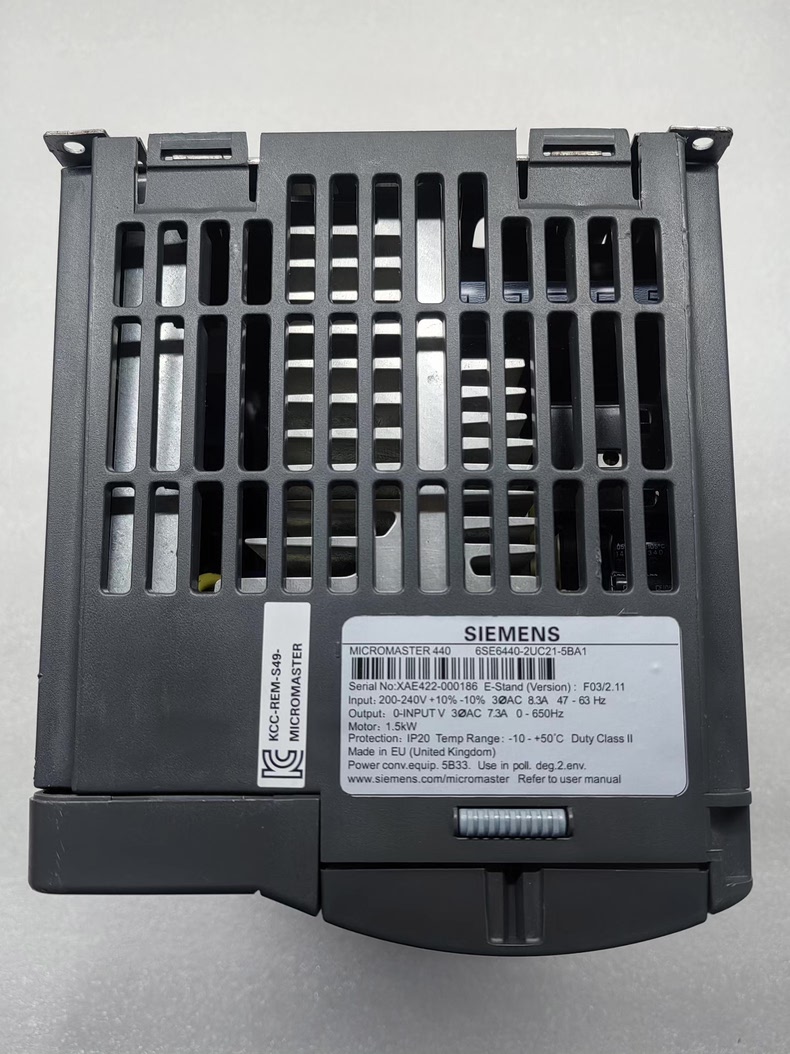 Siemens 6SE6440-2UC21-5BA1 MICROMASTER 440 3
