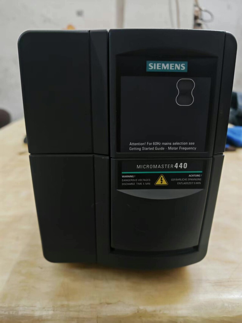 Siemens 6SE6440-2UC22-2BA1 MICROMASTER 440