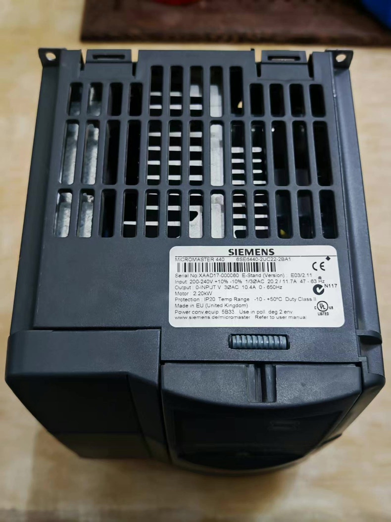Siemens 6SE6440-2UC22-2BA1 MICROMASTER 440 2