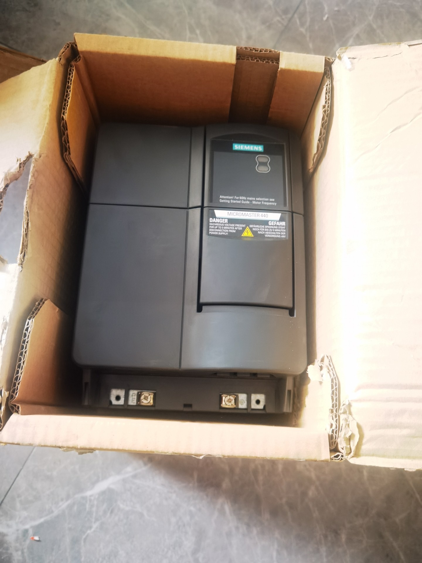 Siemens 6SE6440-2UE25-5CA1 MICROMASTER 440