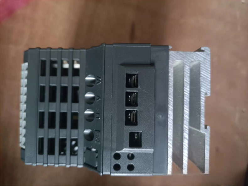 Siemens 6SE6410-2UB12-5AA0 MICROMASTER 410 3