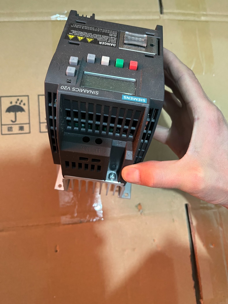 Siemens 6SL3210-5BB12-5UV0 SINAMICS V20 6