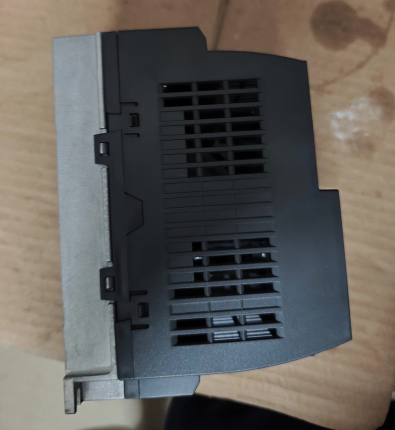 Siemens 6SL3210-5BB12-5UV1 SINAMICS V20 3
