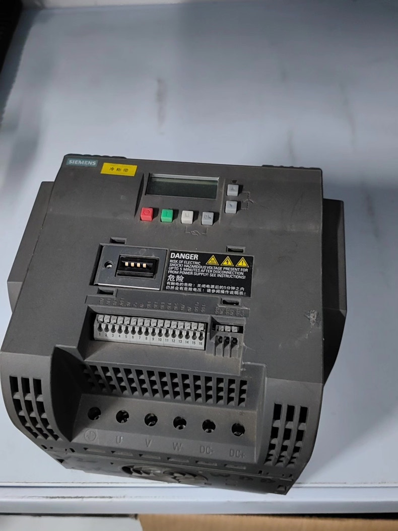 Siemens 6SL3210-5BB23-0UV0 SINAMICS V20