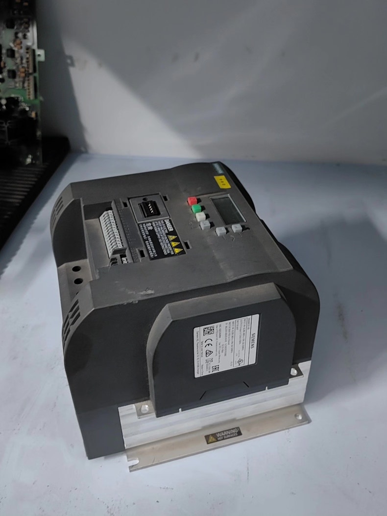 Siemens 6SL3210-5BB23-0UV0 SINAMICS V20 3