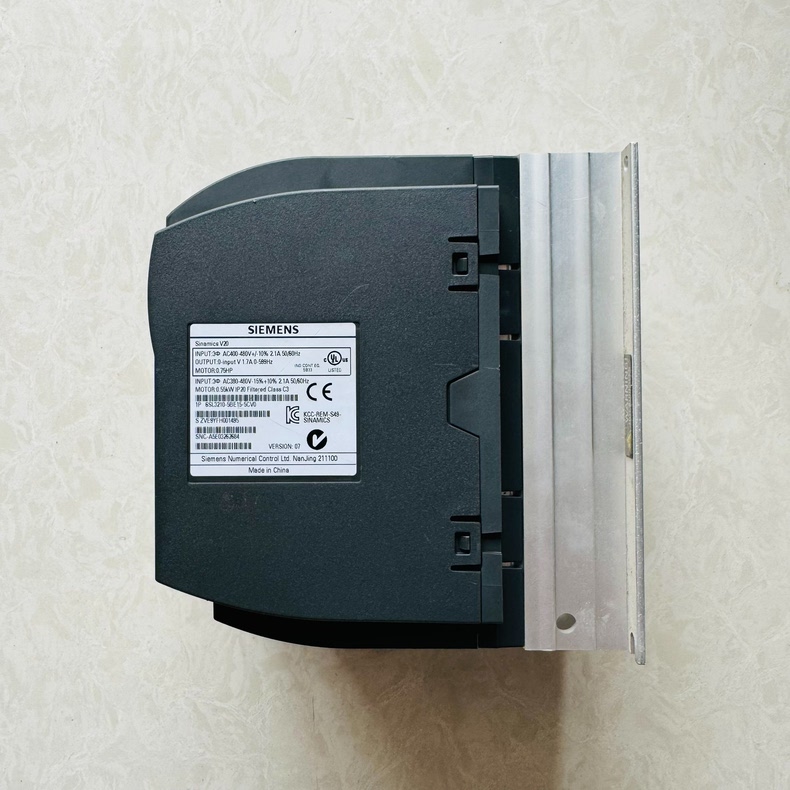 Siemens 6SL3210-5BE15-5CV0 SINAMICS V20 3