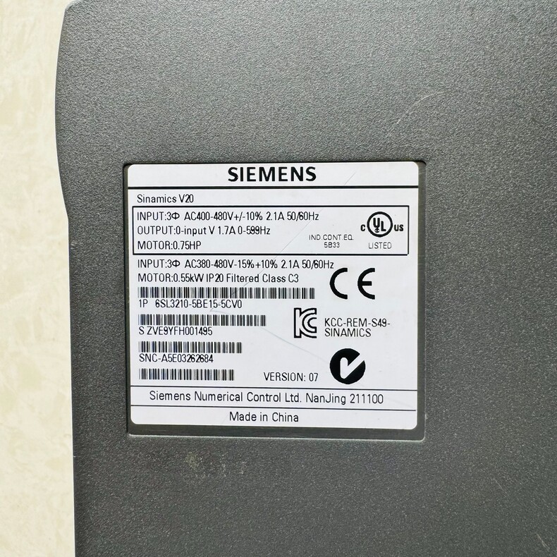 Siemens 6SL3210-5BE15-5CV0 SINAMICS V20 4