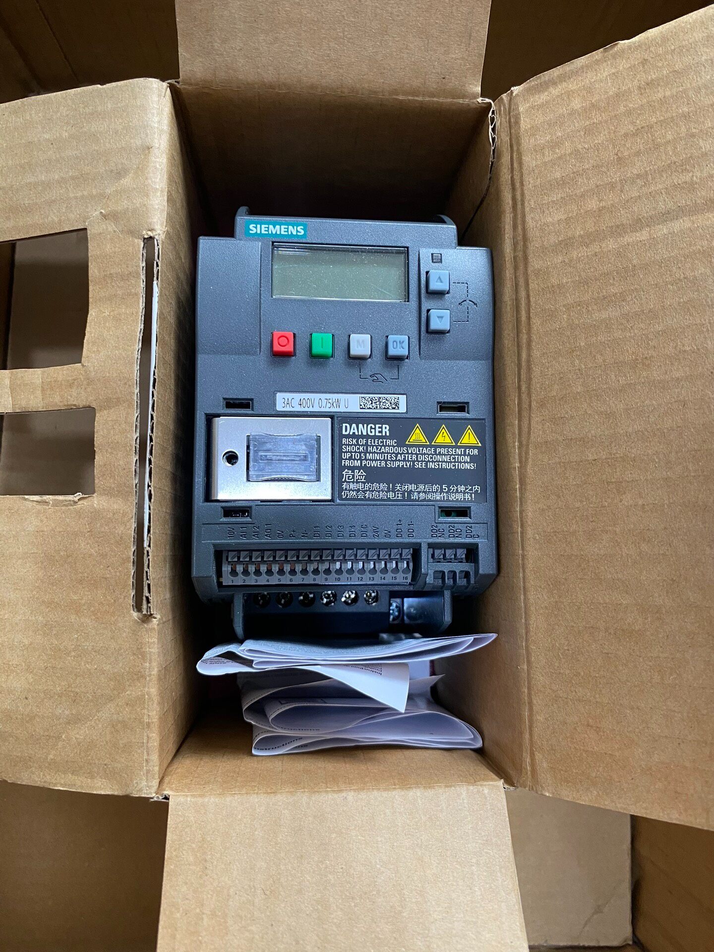 Siemens 6SL3210-5BE17-5UV1 SINAMICS V20 3