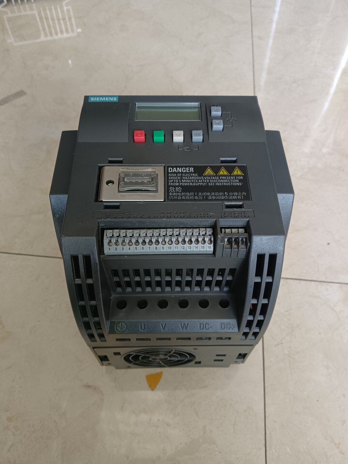Siemens 6SL3210-5BE23-0CV0 SINAMICS V20 5