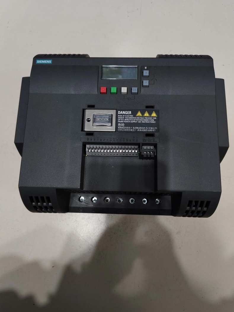 Siemens 6SL3210-5BE31-1UV0 SINAMICS V20 3