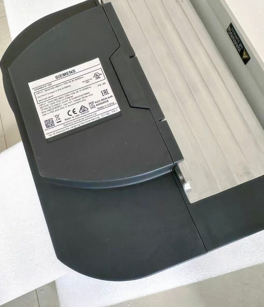 Siemens 6SL3210-5BE31-5UV0 SINAMICS V20 3