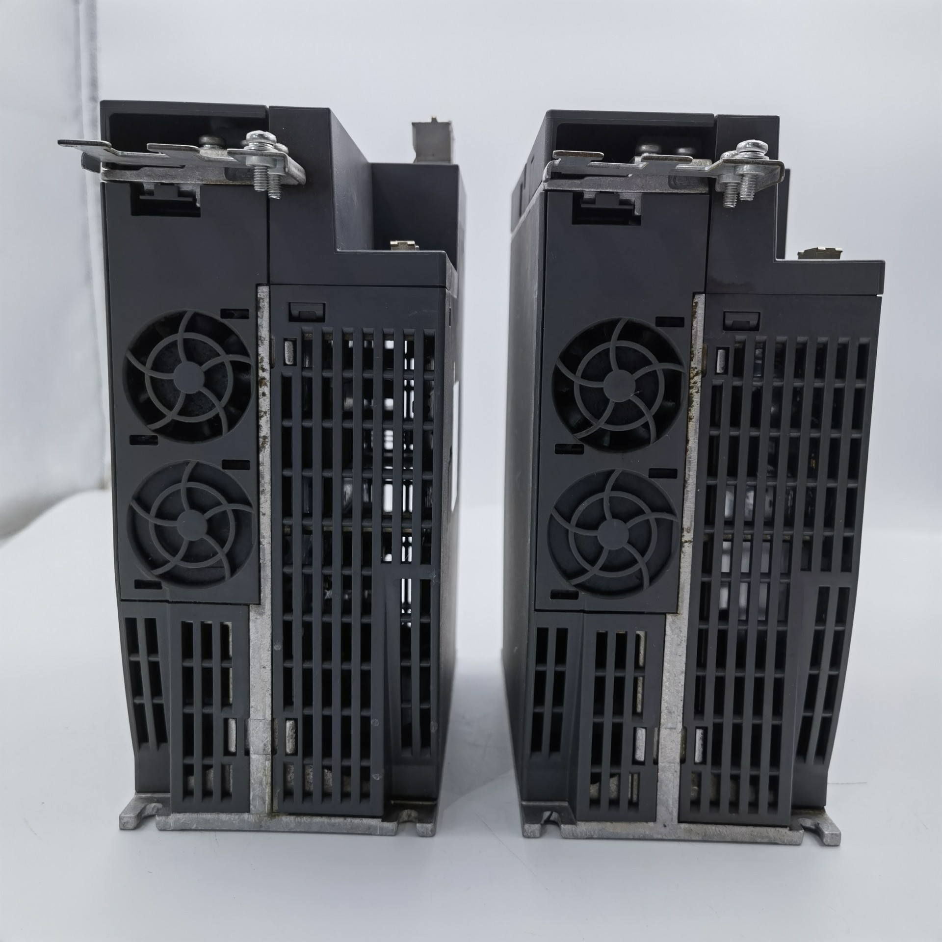 Siemens 6SL3210-5DE16-0UA0 SINAMICS V70 4