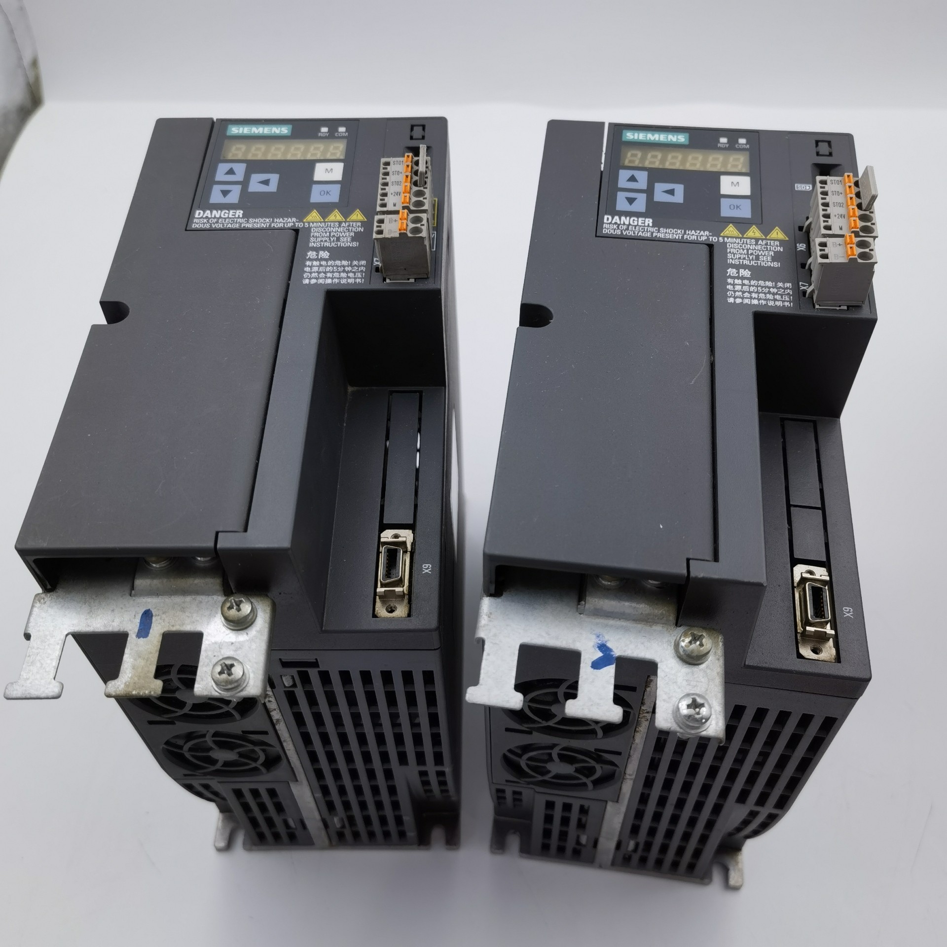 Siemens 6SL3210-5DE16-0UA0 SINAMICS V70 6