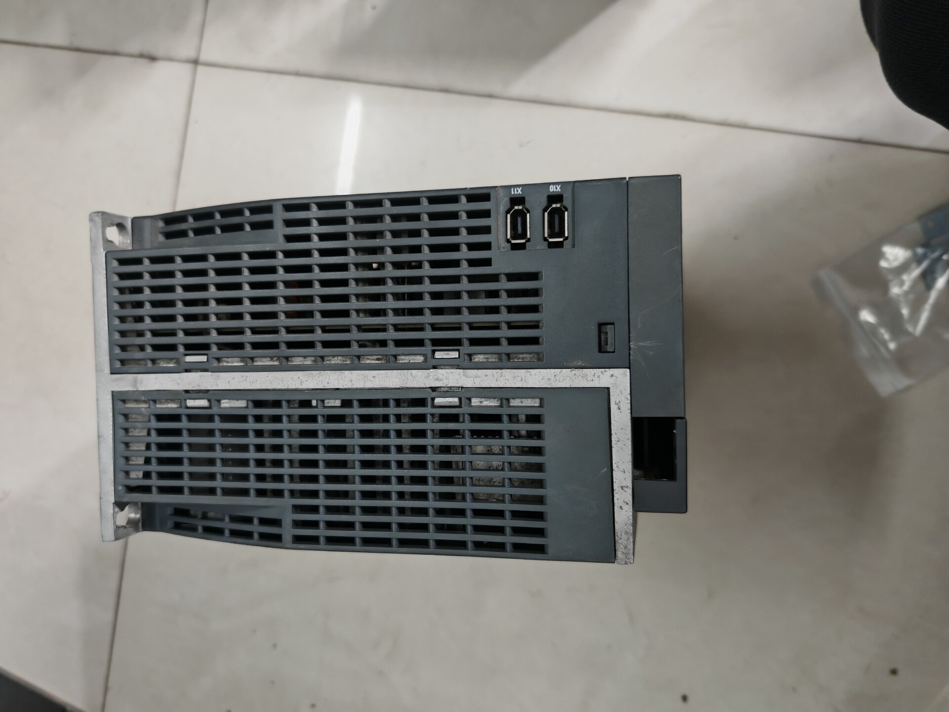 Siemens 6SL3210-5DE21-8UA0 SINAMICS V70 2