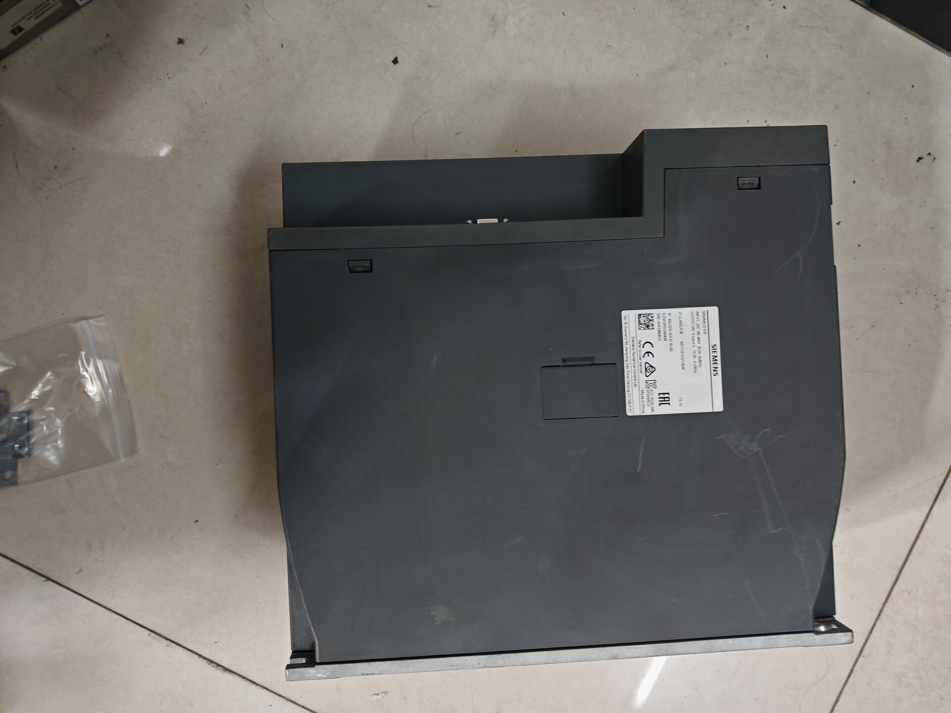 Siemens 6SL3210-5DE21-8UA0 SINAMICS V70 5