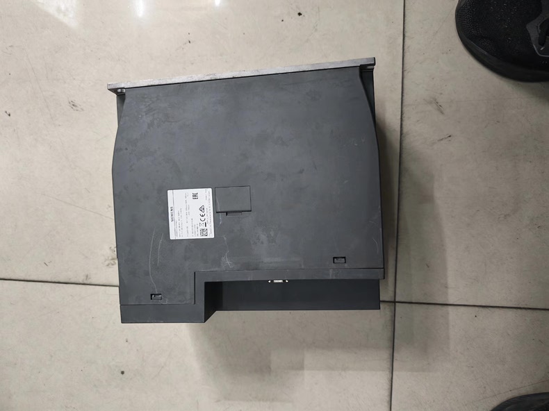 Siemens 6SL3210-5DE22-0UA0 SINAMICS V70 2