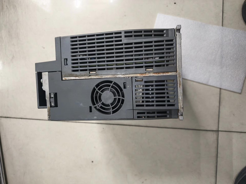 Siemens 6SL3210-5DE22-0UA0 SINAMICS V70 5