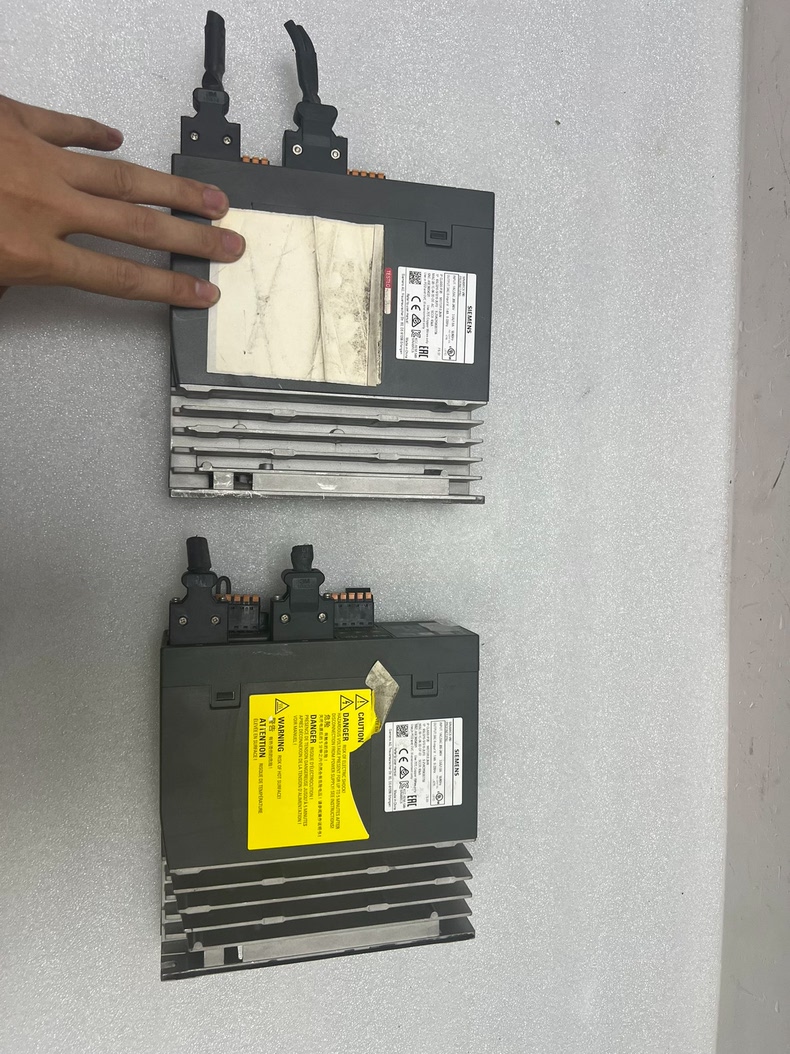 Siemens 6SL3210-5FB10-2UF0 SINAMICS V90 3