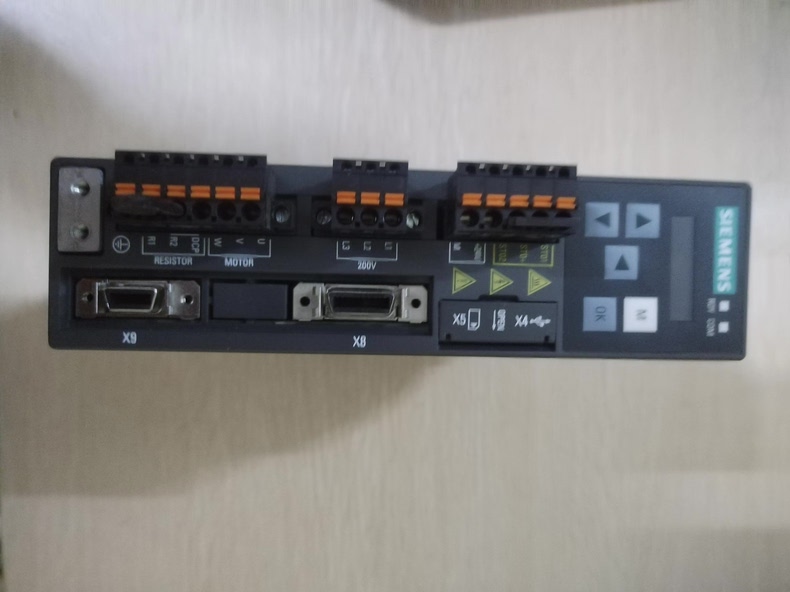 Siemens 6SL3210-5FB10-2UF2 SINAMICS V90 3