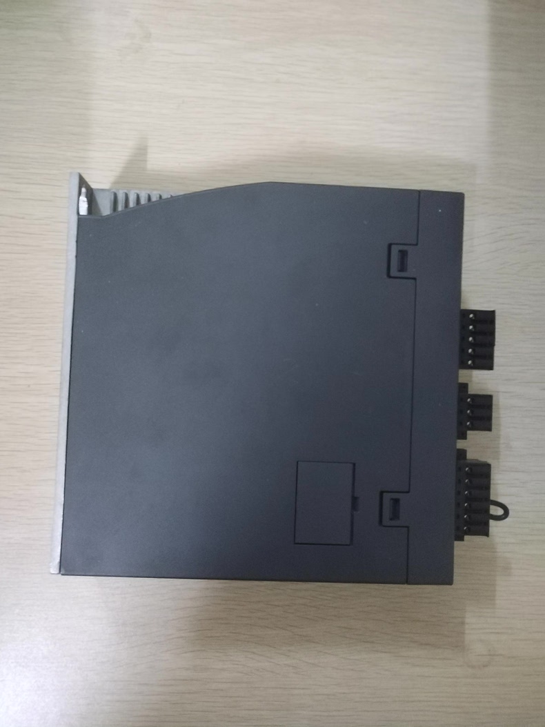 Siemens 6SL3210-5FB10-2UF2 SINAMICS V90 4