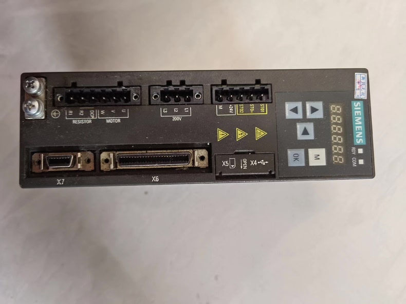 Siemens 6SL3210-5FB10-4UA1 SINAMICS V90 2