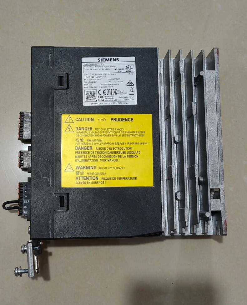 Siemens 6SL3210-5FB10-4UF1 SINAMICS V90 3