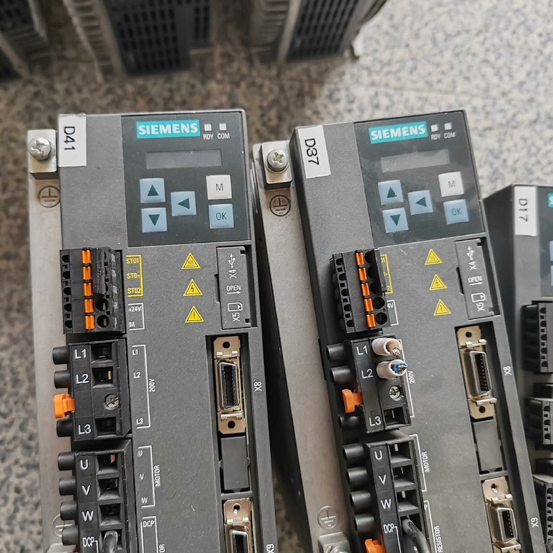 Siemens 6SL3210-5FB10-8UF0 SINAMICS V90