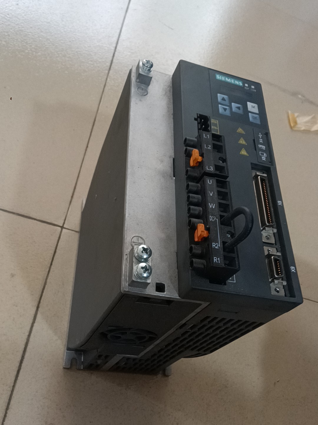 Siemens 6SL3210-5FB11-0UA1 SINAMICS V90 4