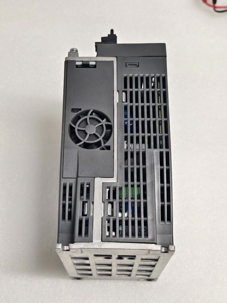 Siemens 6SL3210-5FB11-5UF0 SINAMICS V90 4