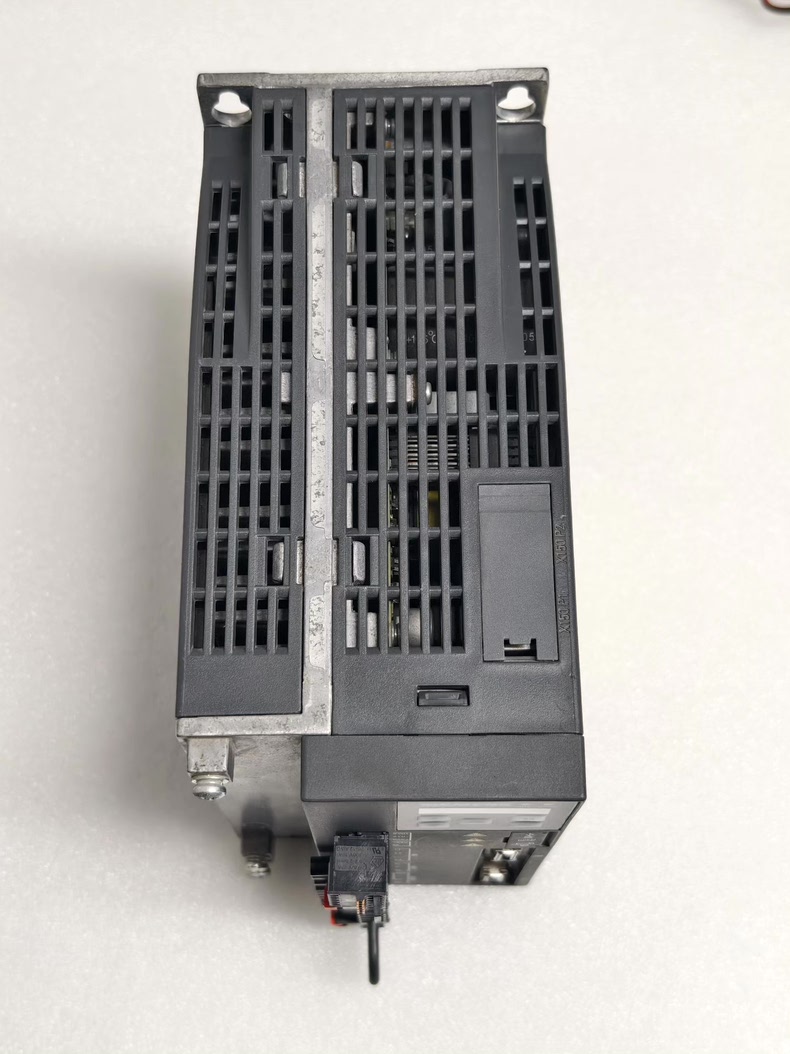 Siemens 6SL3210-5FB11-5UF0 SINAMICS V90 5