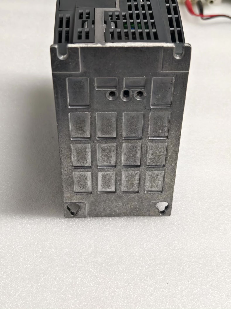 Siemens 6SL3210-5FB11-5UF0 SINAMICS V90 6