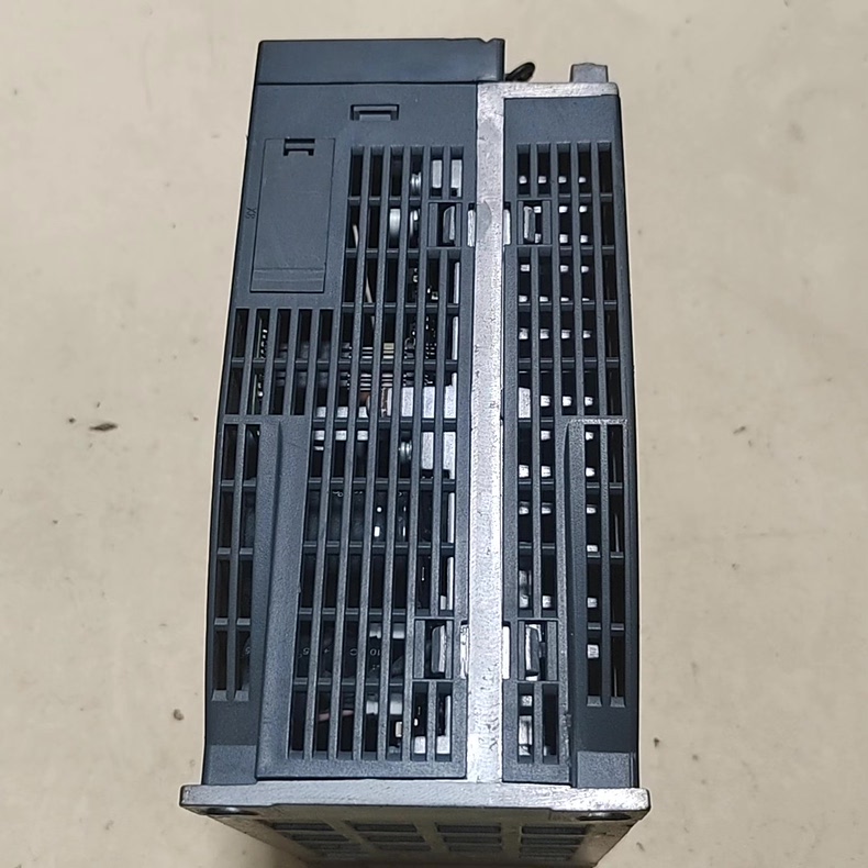 Siemens 6SL3210-5FB12-0UA0 SINAMICS V90 3