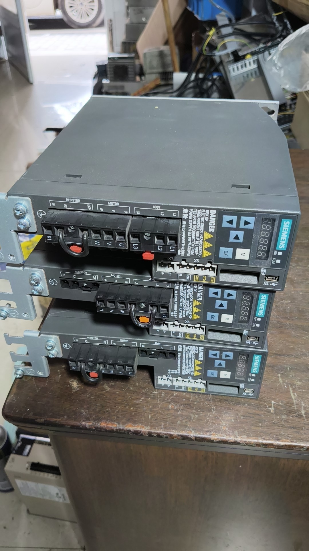 Siemens 6SL3210-5FE10-4UF0 SINAMICS V90 6