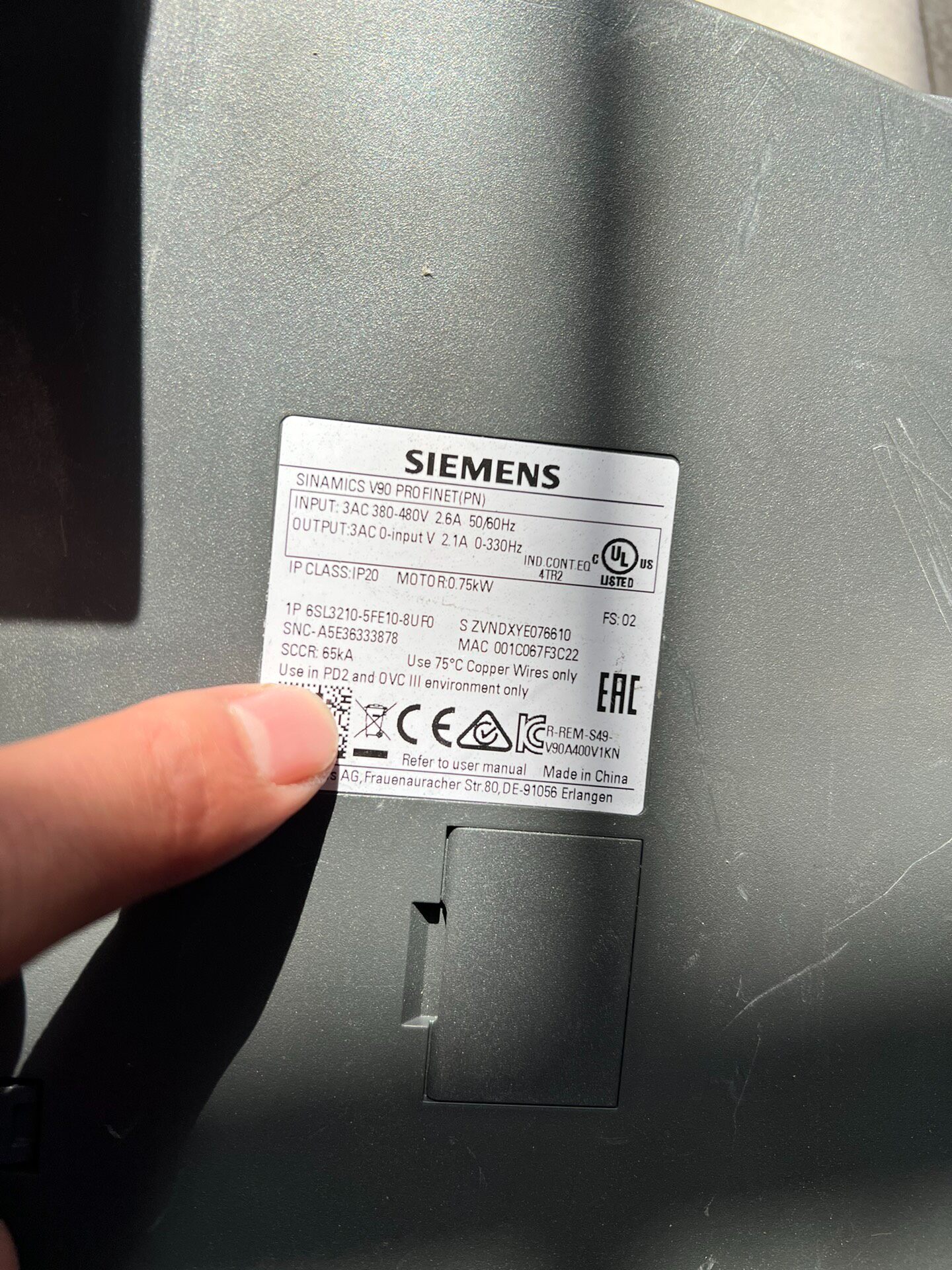 Siemens 6SL3210-5FE10-8UF0 SINAMICS V90 5