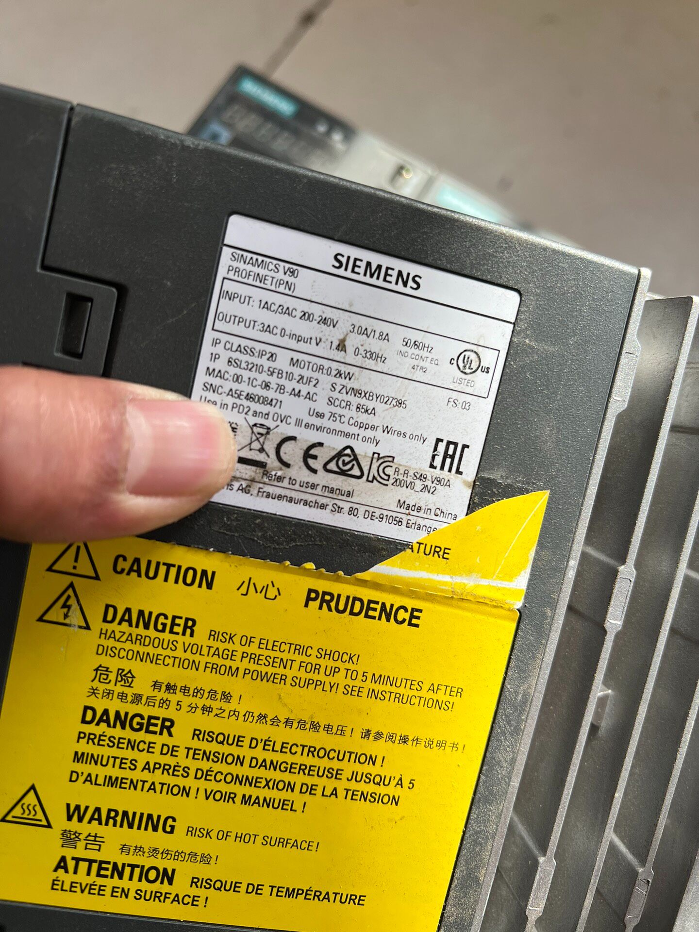 Siemens 6SL3210-5FE10-8UF0 SINAMICS V90 6