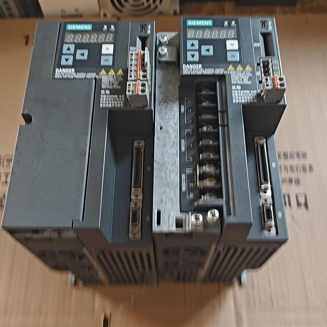 Siemens 6SL3210-5FE11-0UA0 SINAMICS V90 3