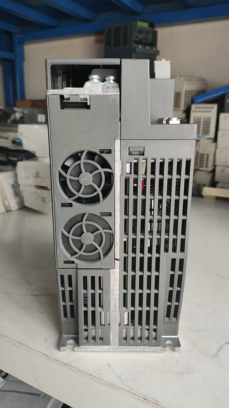 Siemens 6SL3210-5FE11-5UA0 SINAMICS V90 6
